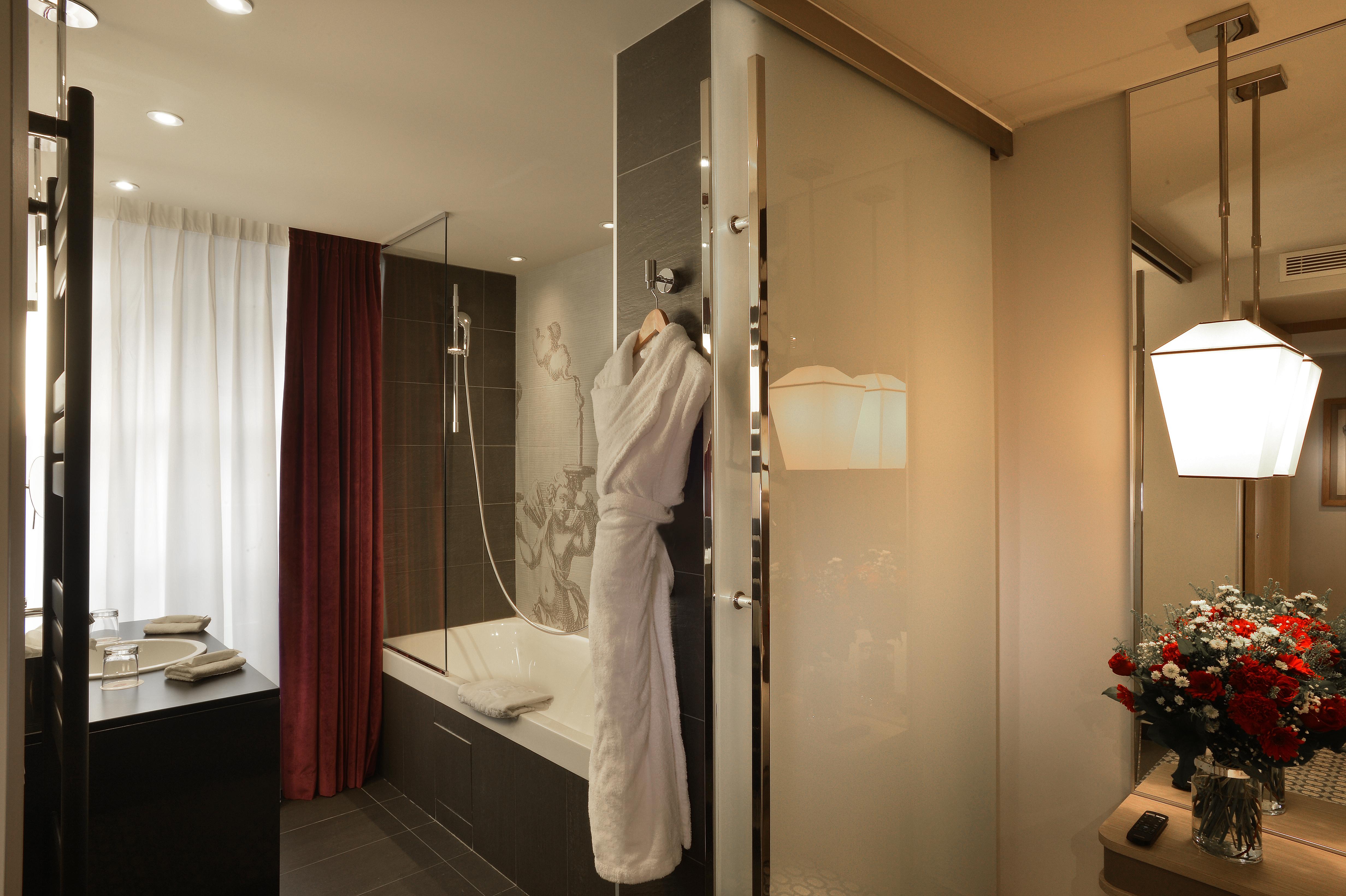 Hotel La Lanterne & Spa By Timhotel Paris Exterior photo
